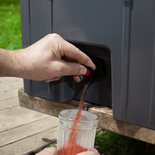 5 Gallon Camp and Lodge Beverage Dispenser/Cooler, detail view