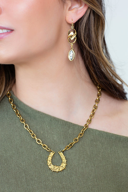 Vintage Reproduction Gold Plated 17" Chain with Horseshoe Pendant, detail view
