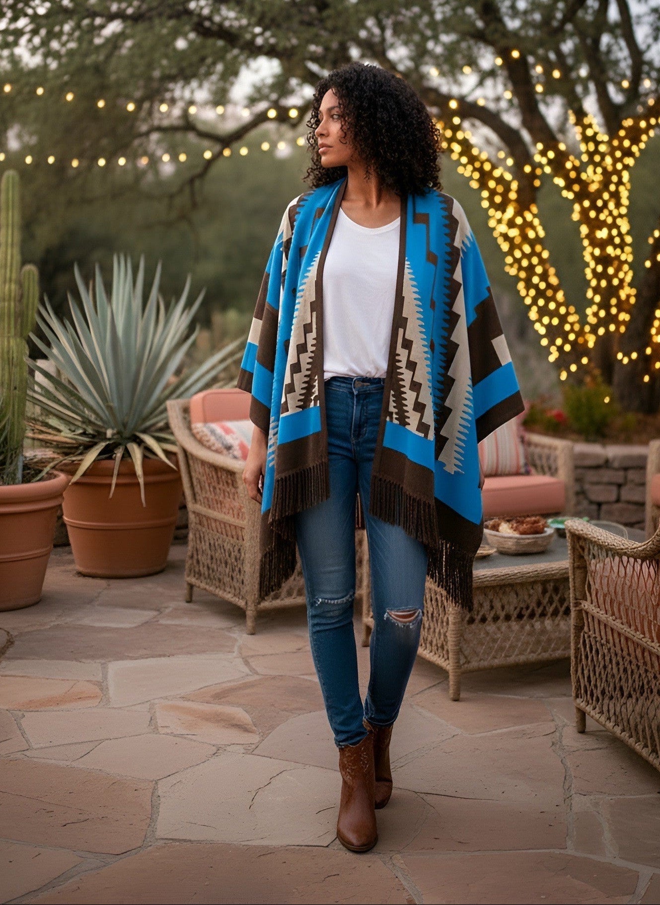 Peruvian Wrap - Blue, detail view