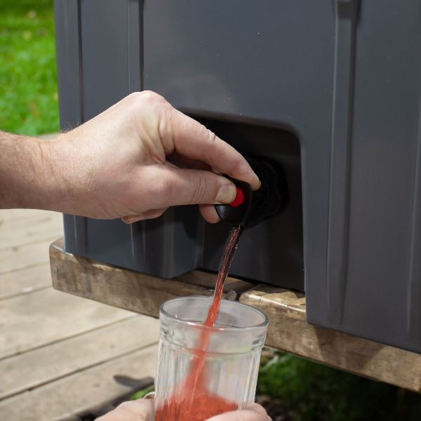 5 Gallon Camp and Lodge Beverage Dispenser/Cooler, detail view